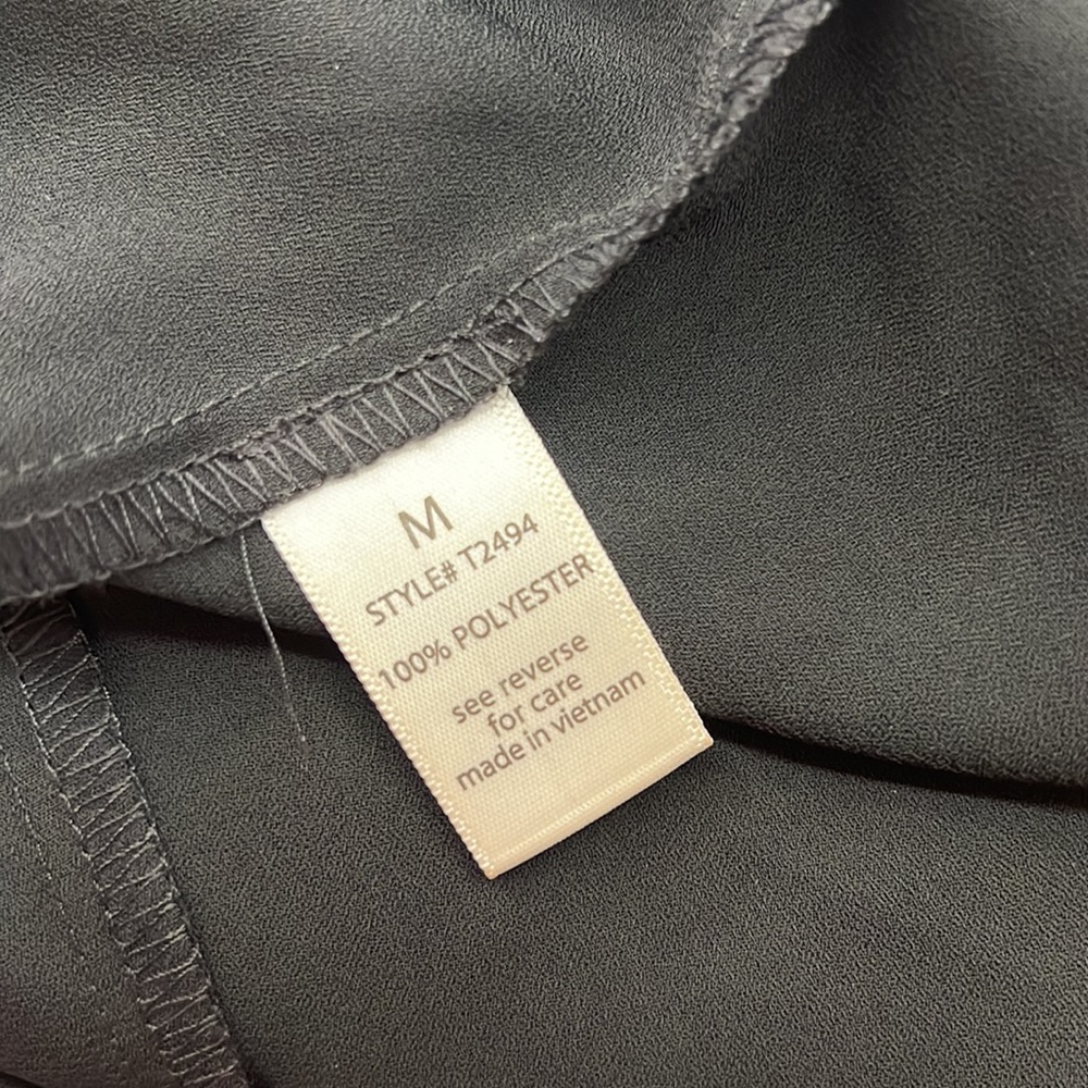 Active USA | NWT | Black Solid Flowy Open-Back Tank Top | Size Medium - Picture 9 of 15